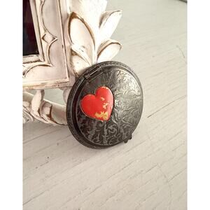 Vintage Antique Flaming Heart Madame Suzanne Boston Silver Compact
